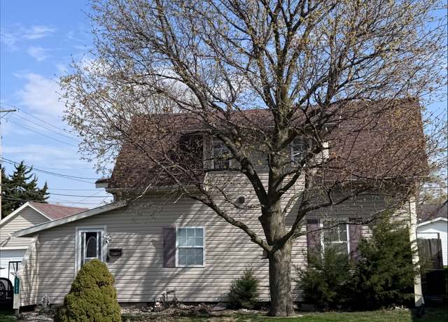 Property at 2208 S F St, Elwood, IN 46036, 4 beds, 2 baths