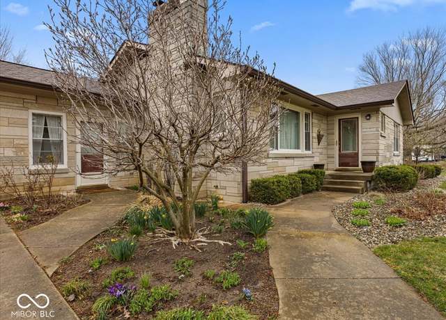 Property at 1418 E Maple Dr, Shelbyville, IN 46176, 2 beds, 1 bath