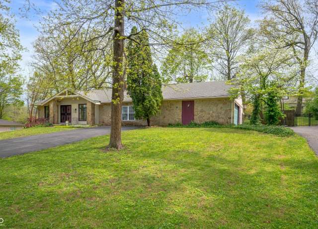 Property at 8245 Woodlawn Dr, Martinsville, IN 46151, 4 beds, 3 baths