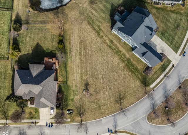 Property at 14334 Hearthwood Dr, Fishers, IN 46040
