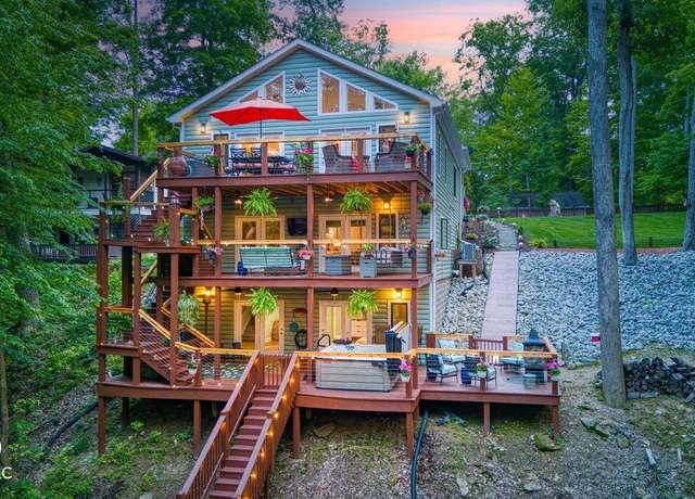 Property at 8205 Bass Dr, Nineveh, IN 46164, 2 beds, 3.5 baths