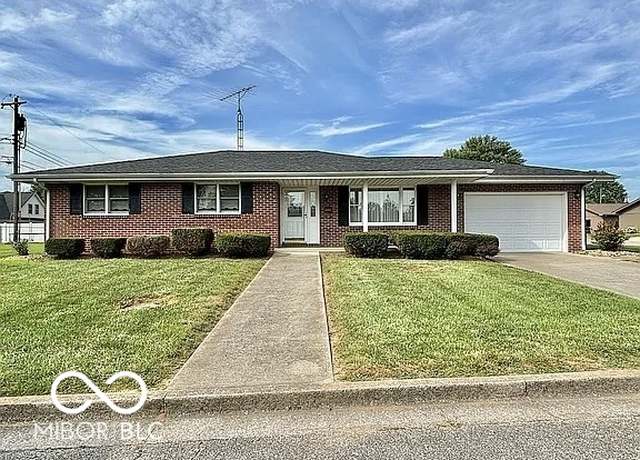 Property at 415 Highview Dr, Brownstown, IN 47220, 3 beds, 2.5 baths