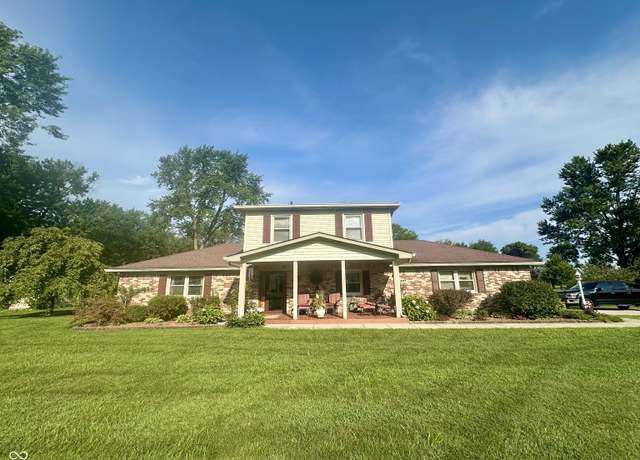Property at 378 Lea Ln, Greenwood, IN 46142, 3 beds, 2.5 baths
