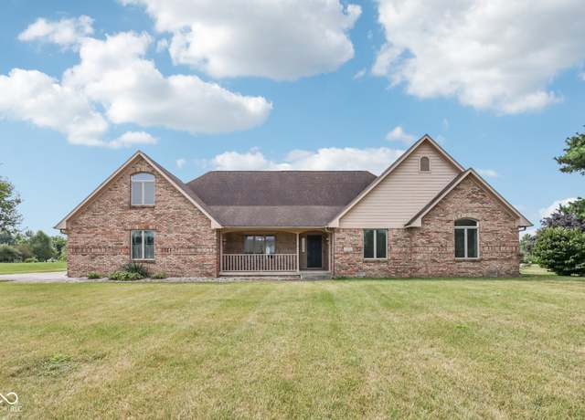 Property at 2002 Kerri Lynn Ln, Kokomo, IN 46902, 3 beds, 3.5 baths