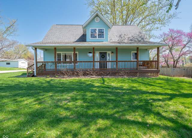 Property at 704 E Crestline Dr, Bloomington, IN 47401, 3 beds, 2 baths