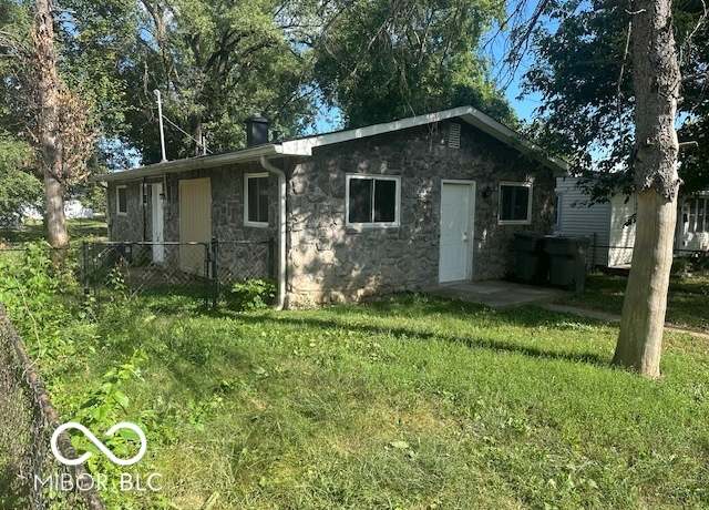 Property at 2829 Manlove Ave, Indianapolis, IN 46218, 3 beds, 1.5 baths