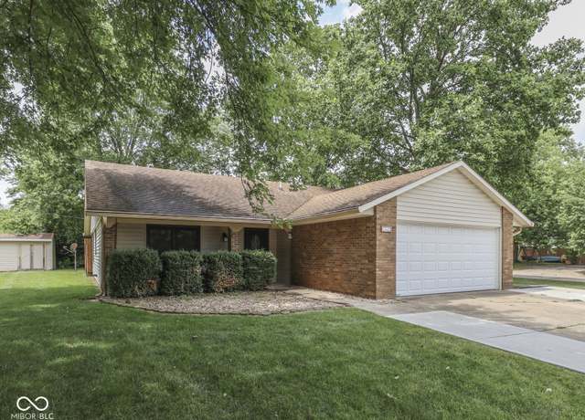 Property at 40 Village Rd, Bargersville, IN 46106, 3 beds, 2 baths