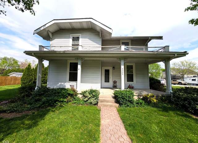Property at 4335 River Rd, Columbus, IN 47203, 5 beds, 2.5 baths