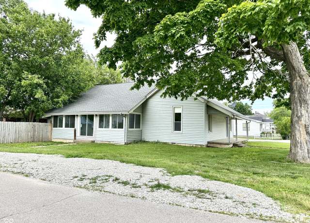 Property at 106 S Hancock St, Waynetown, IN 47990, 3 beds, 1 bath