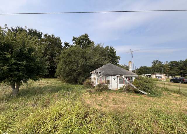Property at 7696 S County Road 1025 E, Crothersville, IN 47229, 2 beds, 1 bath