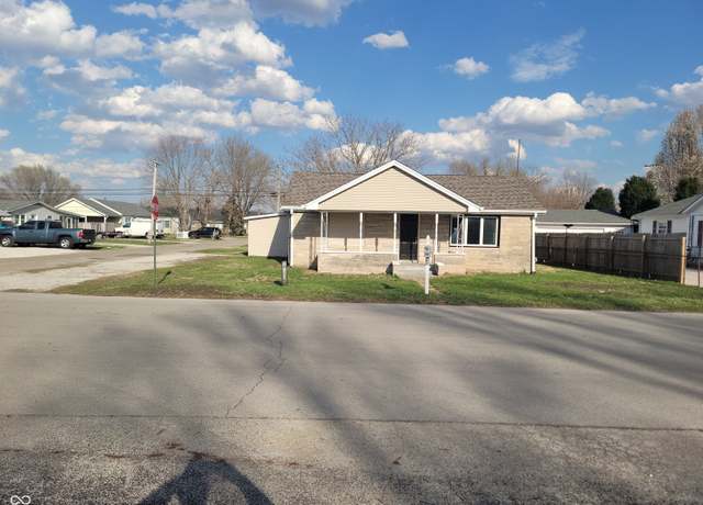 Property at 609 S Grant St, Martinsville, IN 46151, 3 beds, 2 baths