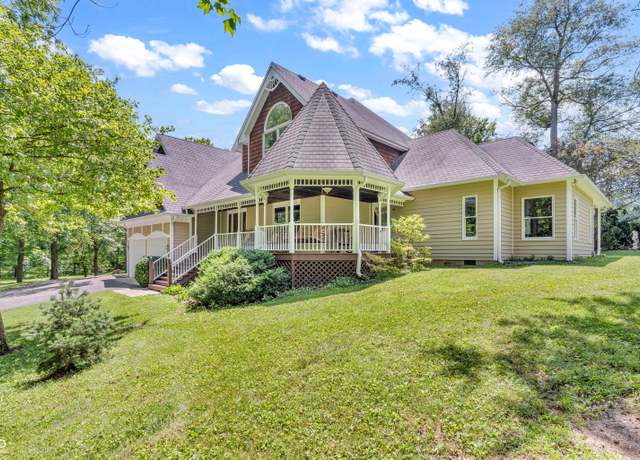 Property at 940 S County Road 200 W, Danville, IN 46122, 4 beds, 3.5 baths