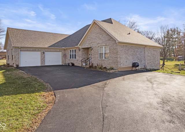 Property at 2395 W Robin Rd, Scottsburg, IN 47170, 5 beds, 3 baths
