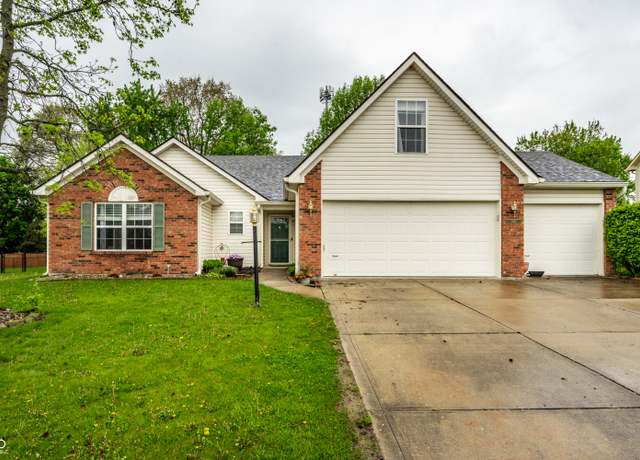 Property at 558 Prince Dr, Greenwood, IN 46142, 3 beds, 2 baths