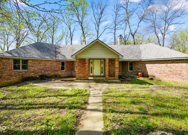 Property at 6780 E Woodland Ct, Mooresville, IN 46158, 4 beds, 4 baths