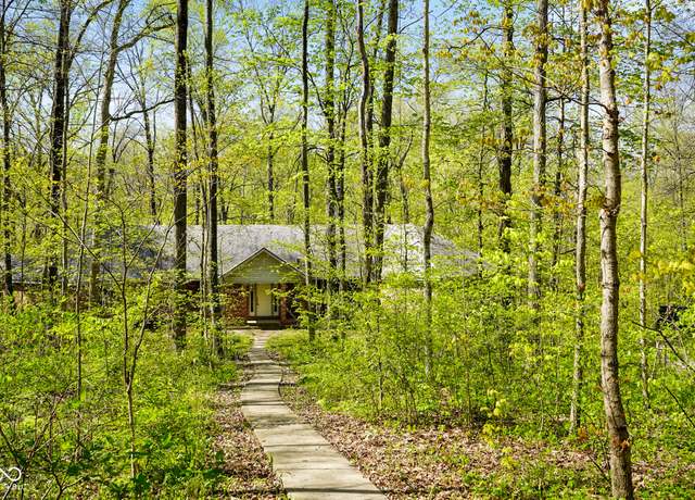 Property at 6780 E Woodland Ct, Mooresville, IN 46158, 4 beds, 4 baths
