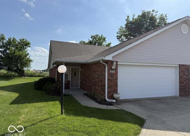 Property at 989 Plaza Dr, Martinsville, IN 46151, 2 beds, 2 baths