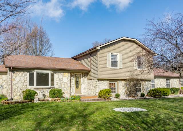Property at 2605 Rollins Ct, Indianapolis, IN 46268, 3 beds, 2 baths