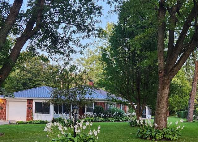 Property at 1322 Greenway Dr, Anderson, IN 46011, 3 beds, 2 baths