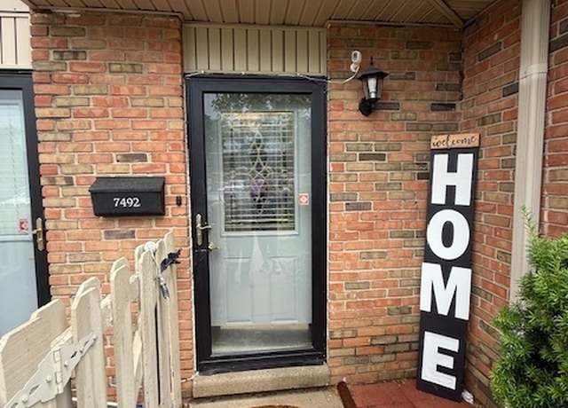 Property at 7492 Country Brook Dr, Indianapolis, IN 46260, 2 beds, 1.5 baths