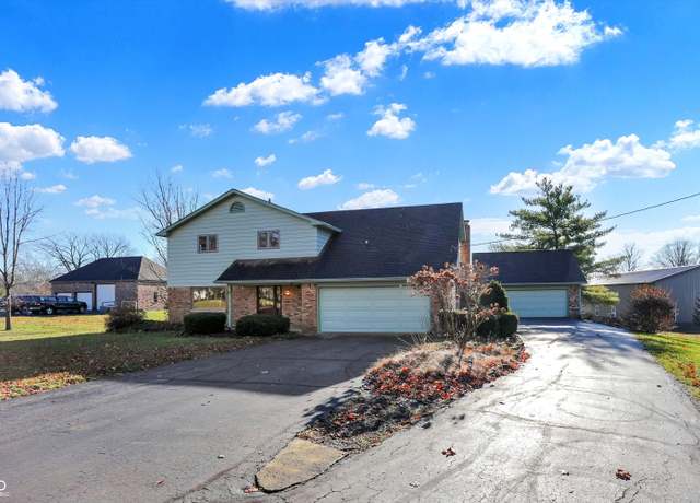 Property at 5621 Sugar Hills Dr, Greenfield, IN 46140, 4 beds, 2.5 baths