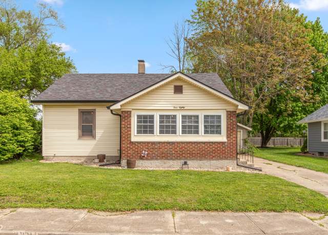 Property at 480 E Walnut St, Martinsville, IN 46151, 3 beds, 2 baths