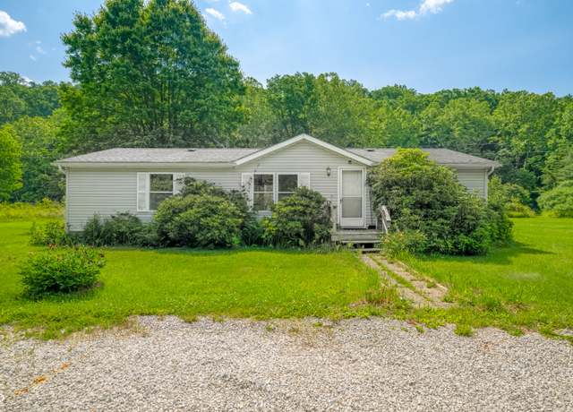 Property at 5921 Crooked Creek Rd, Nashville, IN 47448, 3 beds, 2 baths
