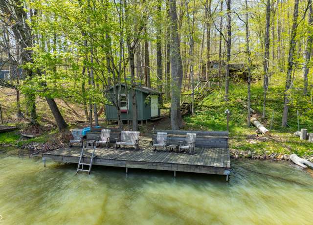 Property at 8277 N Lasalle Rd, Morgantown, IN 46160, 3 beds, 3 baths