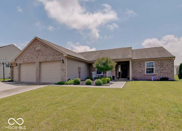 Property at 845 Blackberry Dr, Greenwood, IN 46143, 3 beds, 2 baths