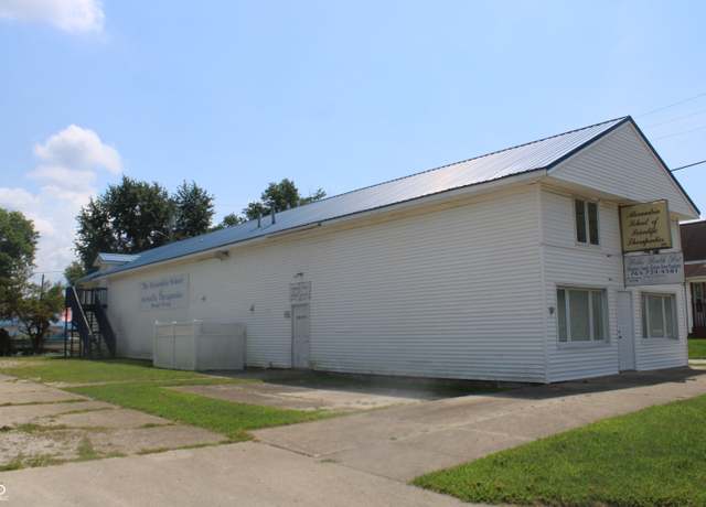 Property at 809 S Harrison St, Alexandria, IN 46001, 6 beds, 4.5 baths