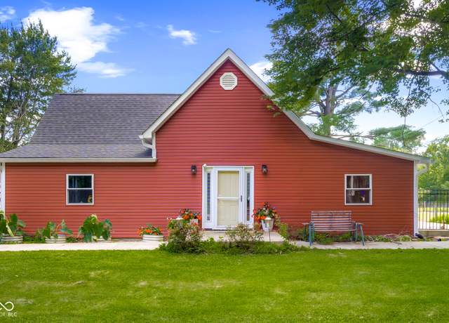 Property at 7587 W 300 S, Columbus, IN 47201, 3 beds, 1 bath