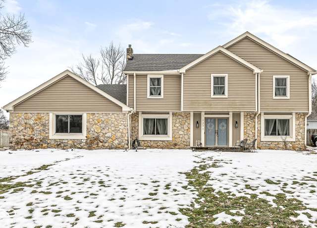 Property at 1271 Spruce Dr, Carmel, IN 46033, 4 beds, 2.5 baths