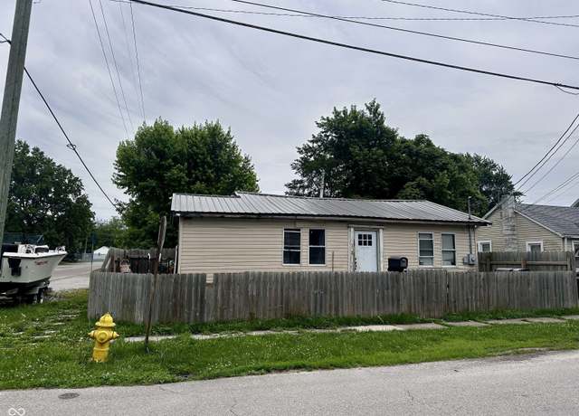 Property at 859 Myrtle Ave, Frankfort, IN 46041, 3 beds, 1 bath