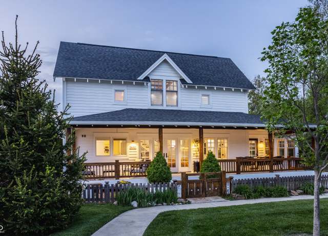 Property at 5682 Upper Garden Way, Zionsville, IN 46077, 4 beds, 3.5 baths