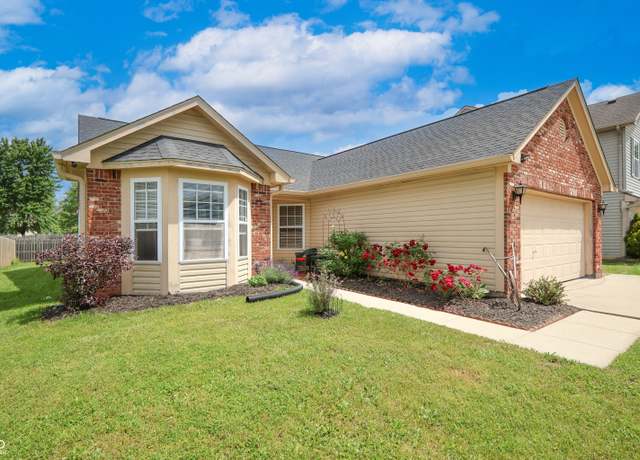 Property at 2390 Lakecrest Dr, Columbus, IN 47201, 3 beds, 2 baths