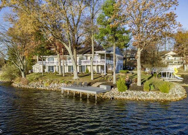 Property at 7780 Paw Paw Dr, Nineveh, IN 46164, 4 beds, 4 baths