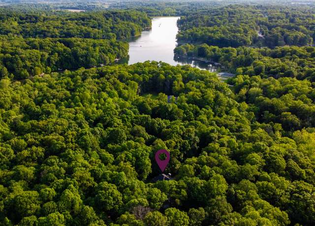 Property at 2034 Dynasty Ridge Rd, Martinsville, IN 46151, 6 beds, 5 baths