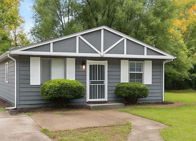 Property at 533 Lynn St, Indianapolis, IN 46222, 3 beds, 1 bath