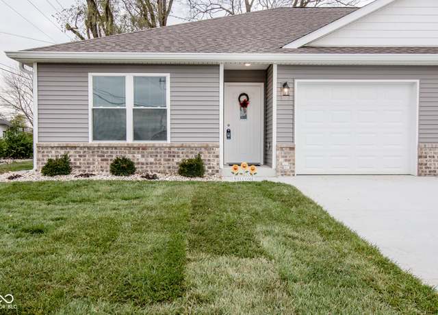 Property at 1621 W Paula Dr, Columbus, IN 47201, 2 beds, 2 baths