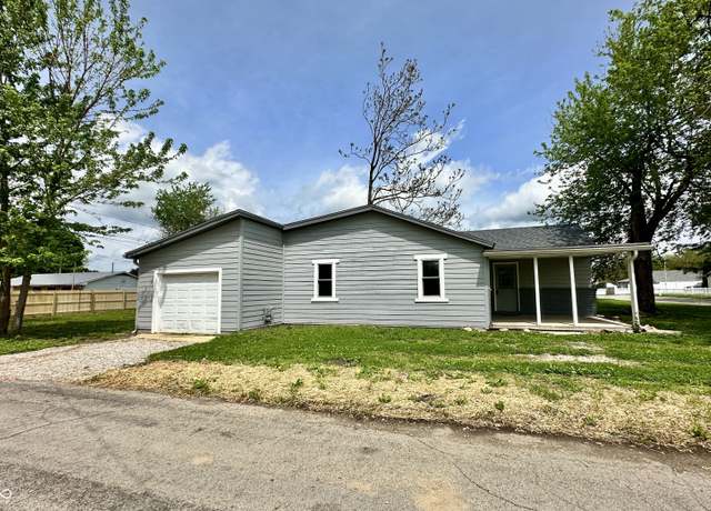 Property at 692 S Crawford St, Martinsville, IN 46151, 3 beds, 1 bath