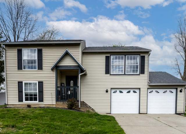 Property at 8231 N Chaucer Ct, Columbus, IN 47201, 3 beds, 2 baths