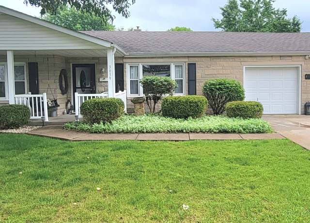 Property at 3039 28th St, Columbus, IN 47203, 3 beds, 2 baths