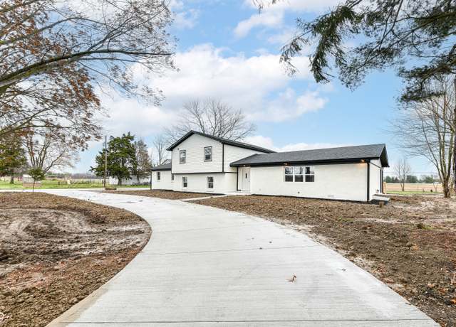 Property at 6015 S State Road 75, Coatesville, IN 46121, 5 beds, 3.5 baths