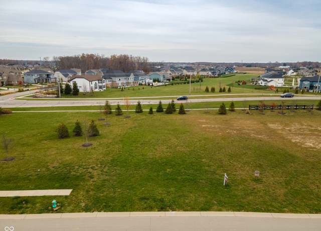 Property at 8120 Melbourne Pl, Zionsville, IN 46077