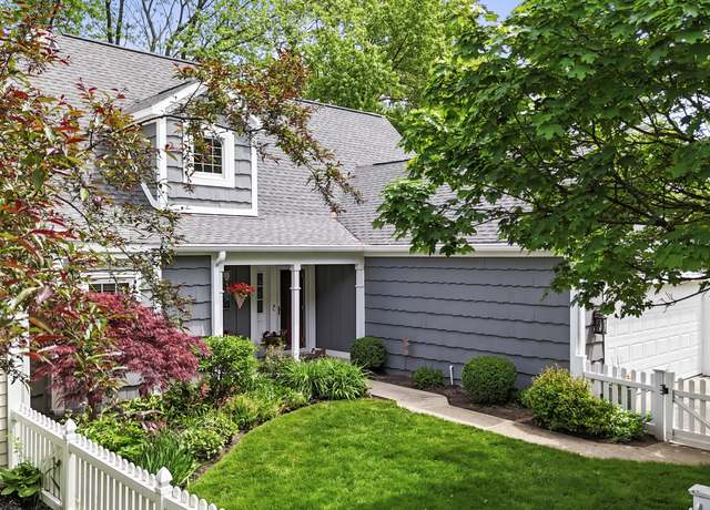 Property at 3602 Bay Rd Dr S, Indianapolis, IN 46240, 3 beds, 2.5 baths