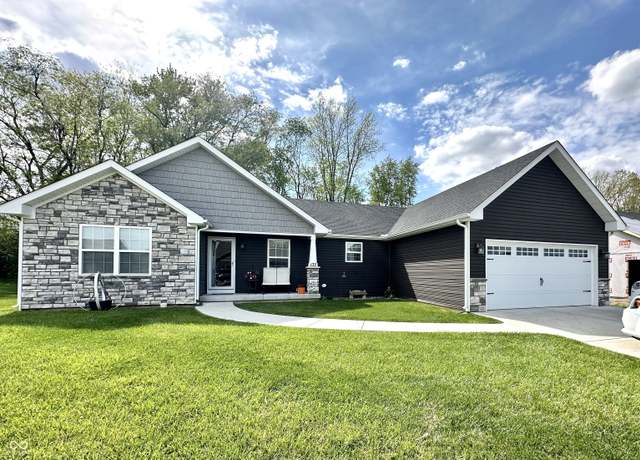 Property at 135 Crestwood Ave, Crawfordsville, IN 47933, 3 beds, 2 baths