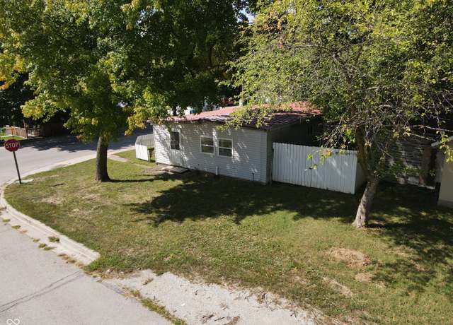 Property at 1906 Mulberry St, Noblesville, IN 46060, 3 beds, 1 bath