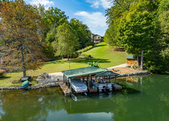 Property at 3958 E Edgewood Cir, Martinsville, IN 46151, 3 beds, 3 baths
