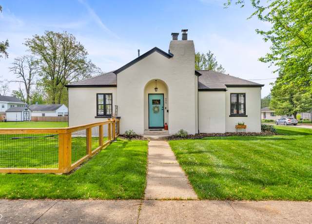 Property at 695 W Clinton St, Danville, IN 46122, 3 beds, 2 baths