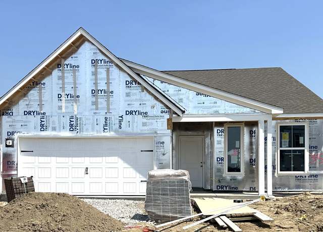 Property at 778 Oakleaf Dr, Greenfield, IN 46140, 3 beds, 2 baths